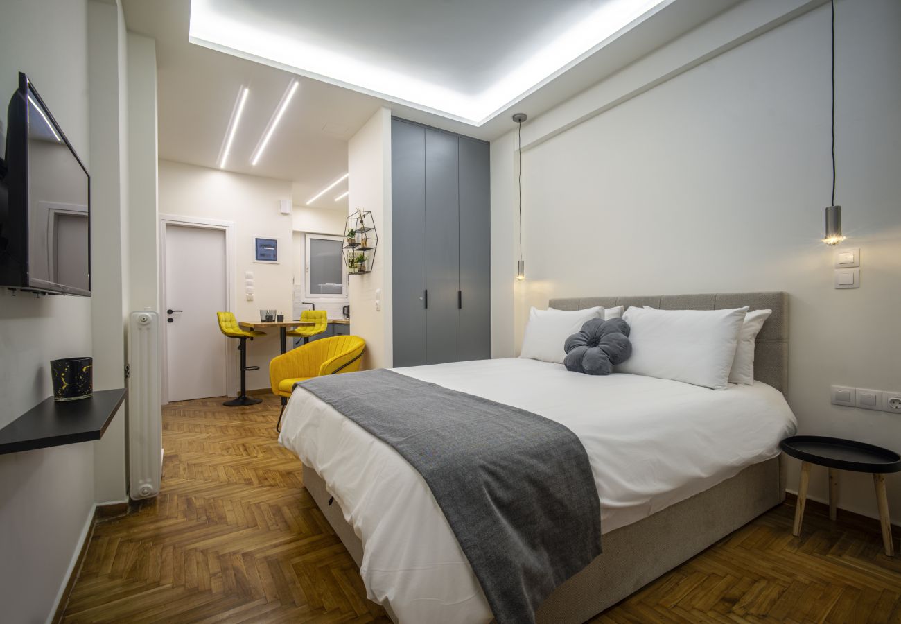 Studio in Athens - Compact Comfort: A “Capsule Studio” in Kolonaki 