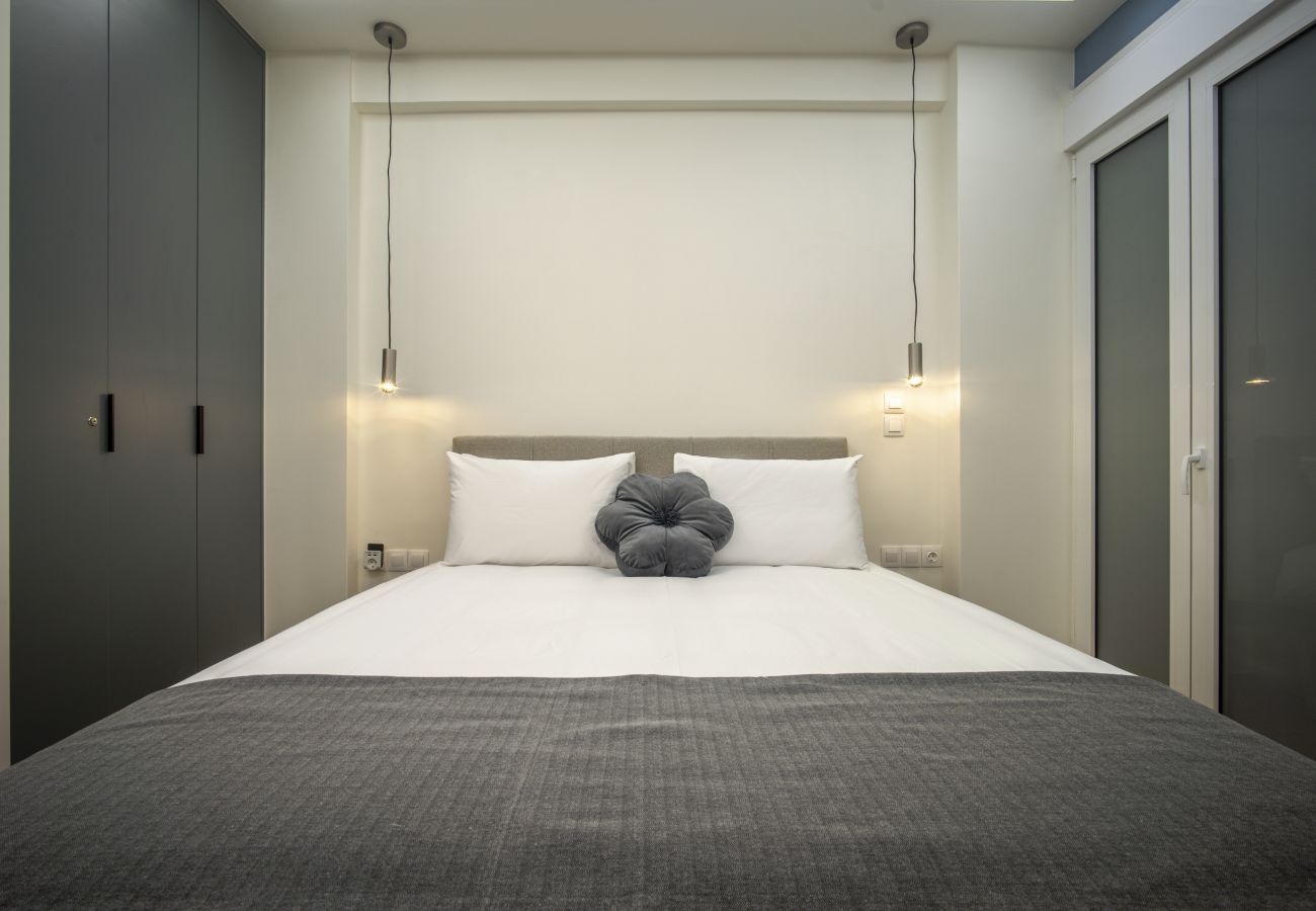 Studio in Athens - Compact Comfort: A “Capsule Studio” in Kolonaki 