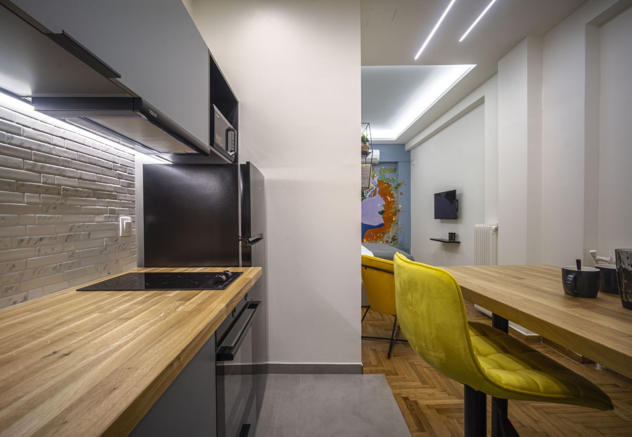 Studio in Athens - Compact Comfort: A “Capsule Studio” in Kolonaki 