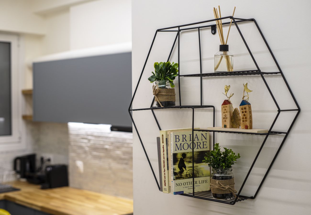 Studio in Athens - Compact Comfort: A “Capsule Studio” in Kolonaki 