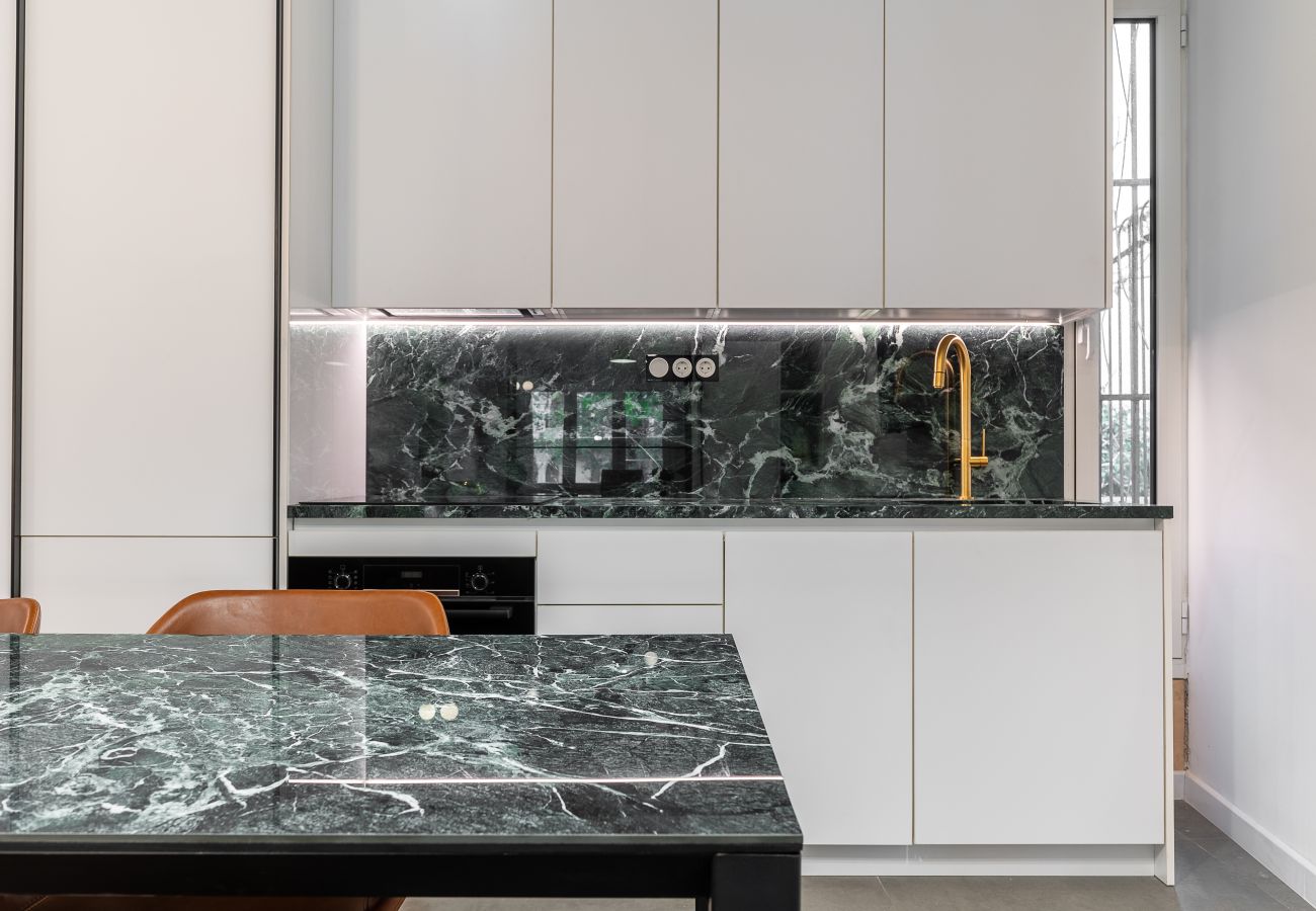 Apartment in Athens - High-end RENOV Apt  with an über office space