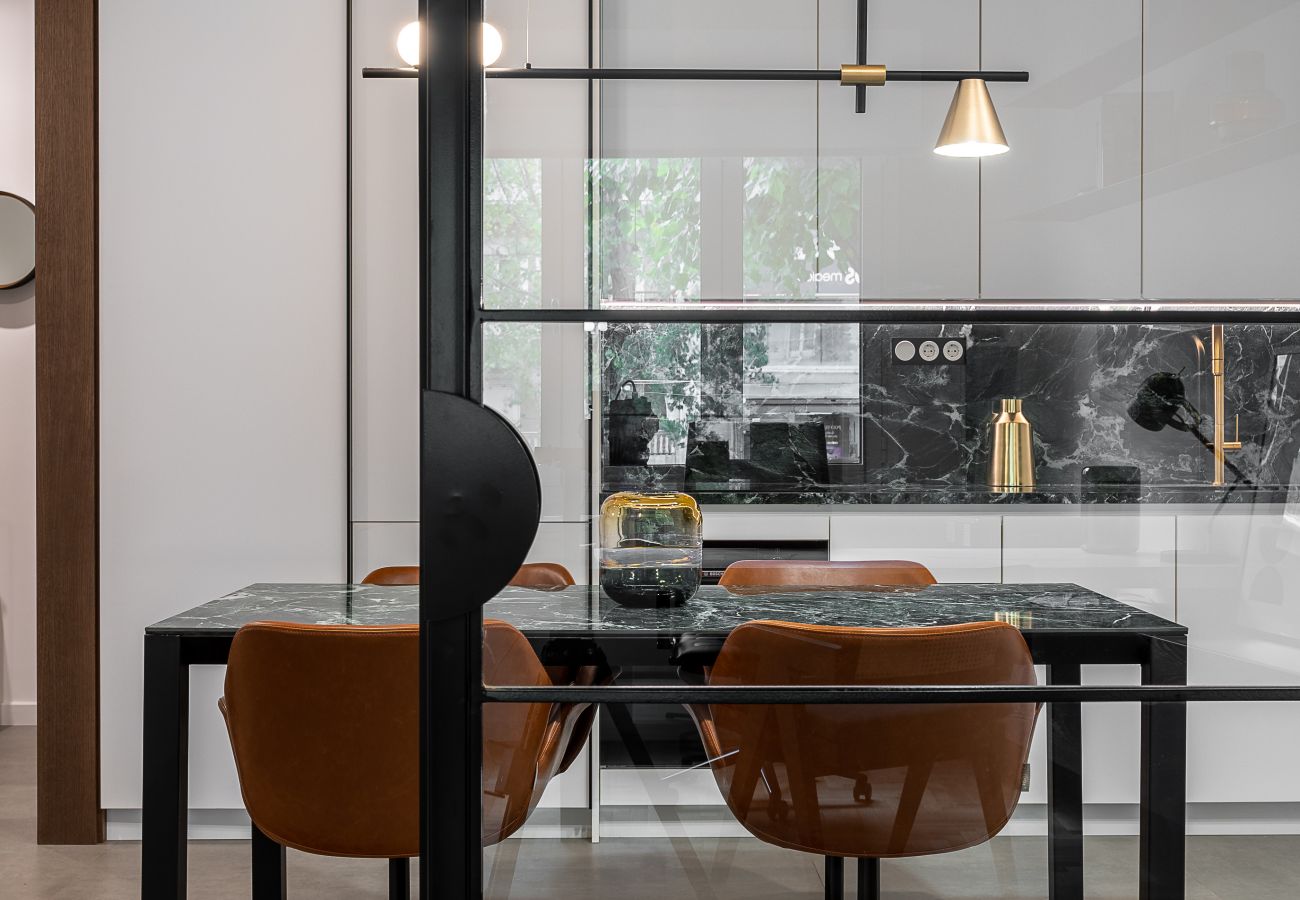 Apartment in Athens - High-end RENOV Apt  with an über office space