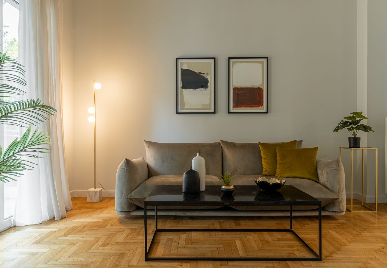 Apartment in Athens - High-end RENOV Apt  with an über office space