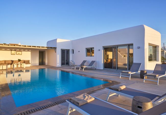 Villa in Mykonos - Luxspace Mykonian Retreat: Vista Bliss