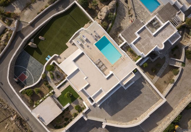 Villa in Mykonos - Luxspace Mykonian Retreat: Vista Bliss Villa in Mykonos - Luxspace Mykonian Retreat: Vista Bliss