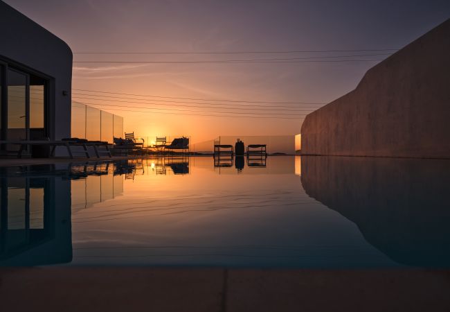 Villa in Mykonos - Luxspace Mykonian Retreat: Vista Bliss Villa in Mykonos - Luxspace Mykonian Retreat: Vista Bliss
