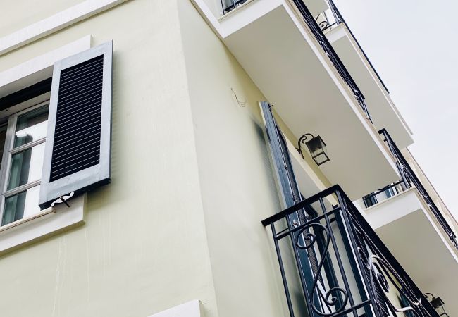 Studio in Athens - 2nd Floor Studio-Goldfish Studio in Athens - 2nd Floor Studio-Goldfish