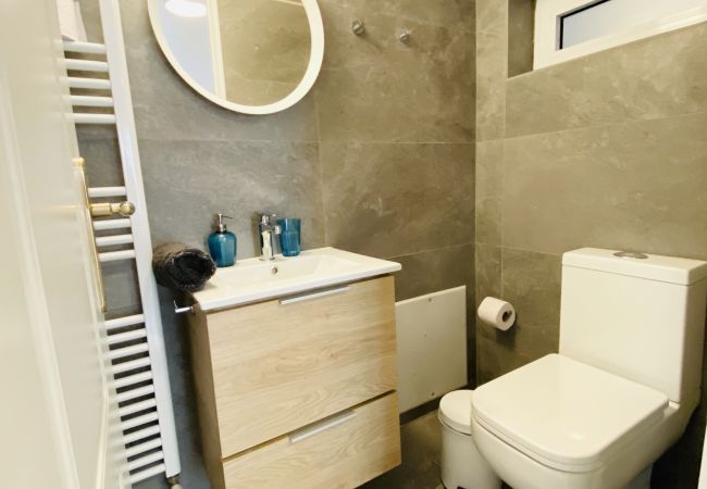 Studio in Athens - 2nd Floor Studio-Goldfish Studio in Athens - 2nd Floor Studio-Goldfish