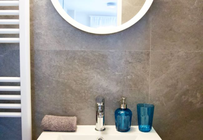 Studio in Athens - 3rd Floor Studio-Whale Studio in Athens - 3rd Floor Studio-Whale