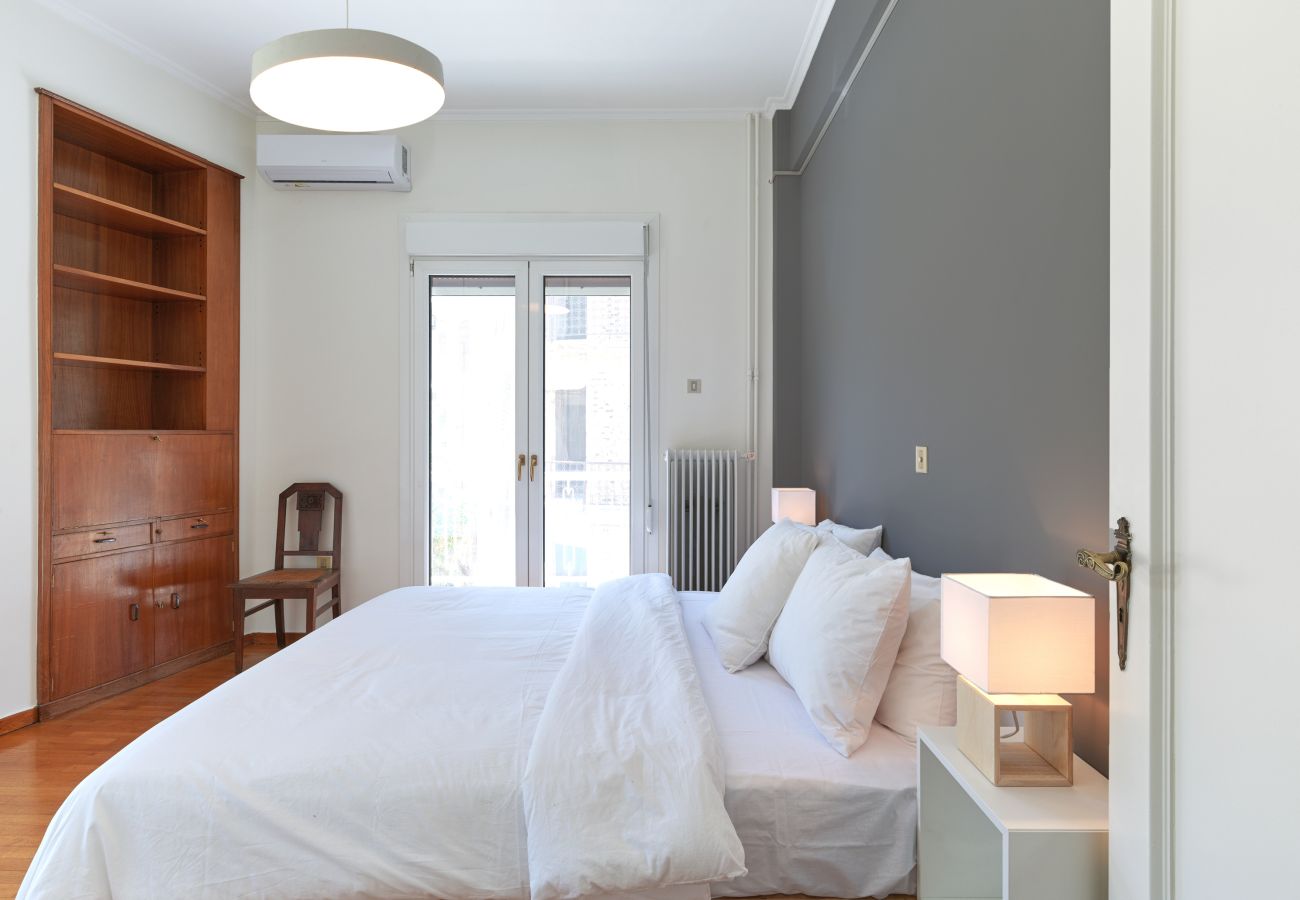 Apartment in Athens - Chic Renovated Hideaway in Vibrant Square