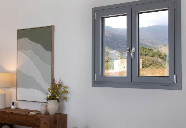 Villa in Aspro Chorio - Poolside Panorama: Coastal Luxury & Vistas Villa in Aspro Chorio - Poolside Panorama: Coastal Luxury & Vistas