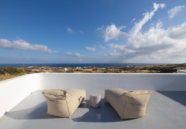 Villa in Aspro Chorio - Poolside Panorama: Coastal Luxury & Vistas Villa in Aspro Chorio - Poolside Panorama: Coastal Luxury & Vistas