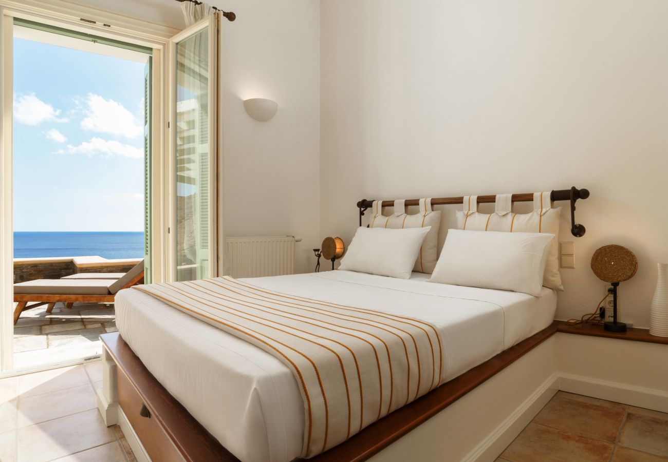 Villa in Andros - Sunshine villa Andros·Entire Beachfront villa in Andros 