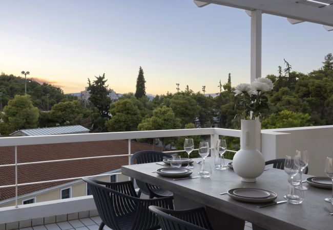 Terraced House in Athens - Spacious 3bdr Townhouse with Monumental View Terraced House in Athens - Spacious 3bdr Townhouse with Monumental View