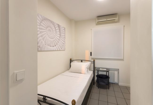 Terraced House in Athens - Spacious 3bdr Townhouse with Monumental View Terraced House in Athens - Spacious 3bdr Townhouse with Monumental View