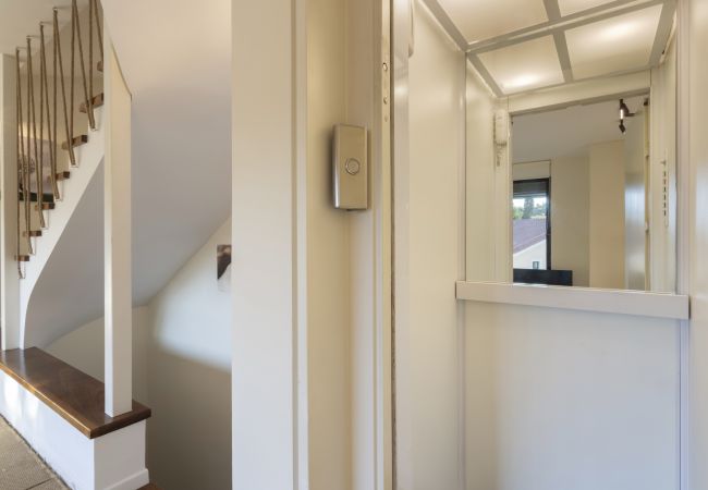 Terraced House in Athens - Spacious 3bdr Townhouse with Monumental View Terraced House in Athens - Spacious 3bdr Townhouse with Monumental View