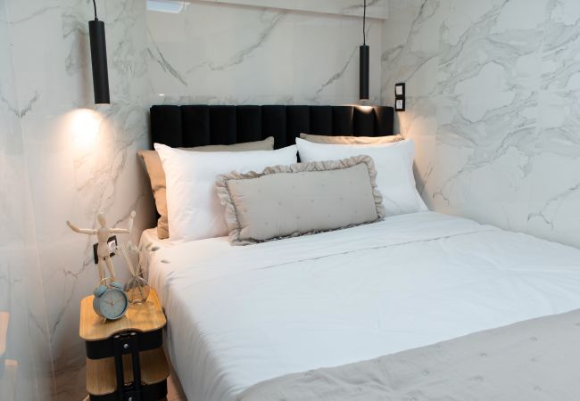 Apartment in Athens - A Rare Gem Near Acropolis in Koukaki Apartment in Athens - A Rare Gem Near Acropolis in Koukaki