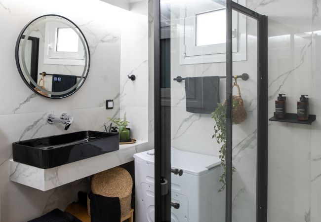 Apartment in Athens - A Rare Gem Near Acropolis in Koukaki Apartment in Athens - A Rare Gem Near Acropolis in Koukaki