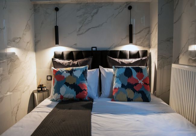 Apartment in Athens - A Rare Gem Near Acropolis in Koukaki Apartment in Athens - A Rare Gem Near Acropolis in Koukaki