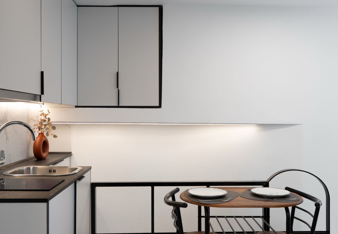 Apartment in Athens - Modern 2BDR Retreat in Koukaki