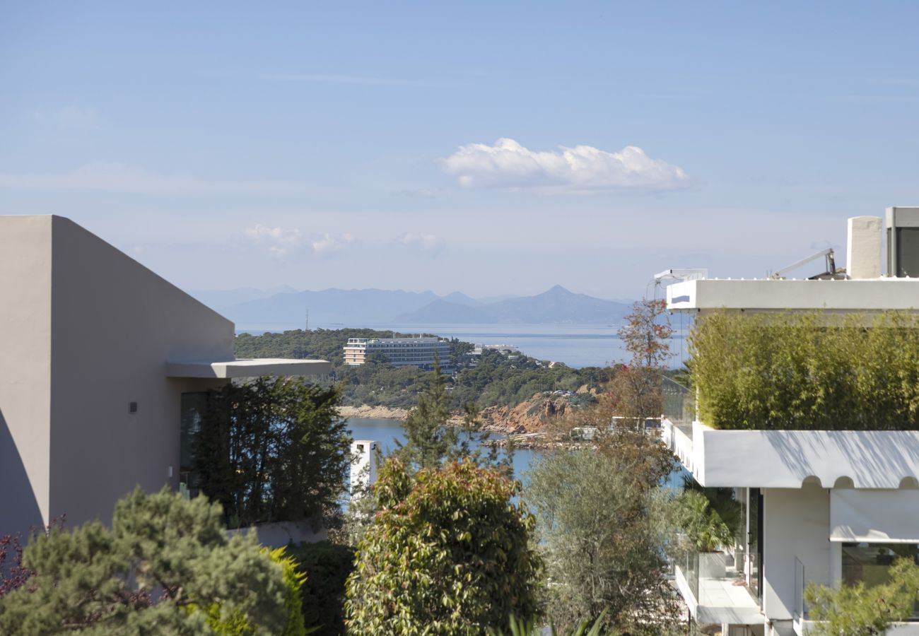 Apartment in Vouliagmeni - Elegant Sea-View Apartment