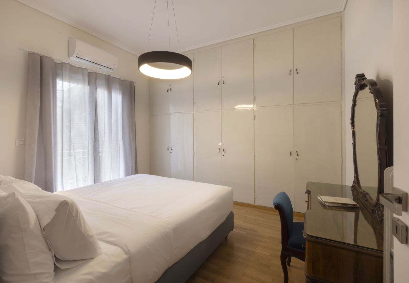 Apartment in Athens - Classic Elegance in Ilisia