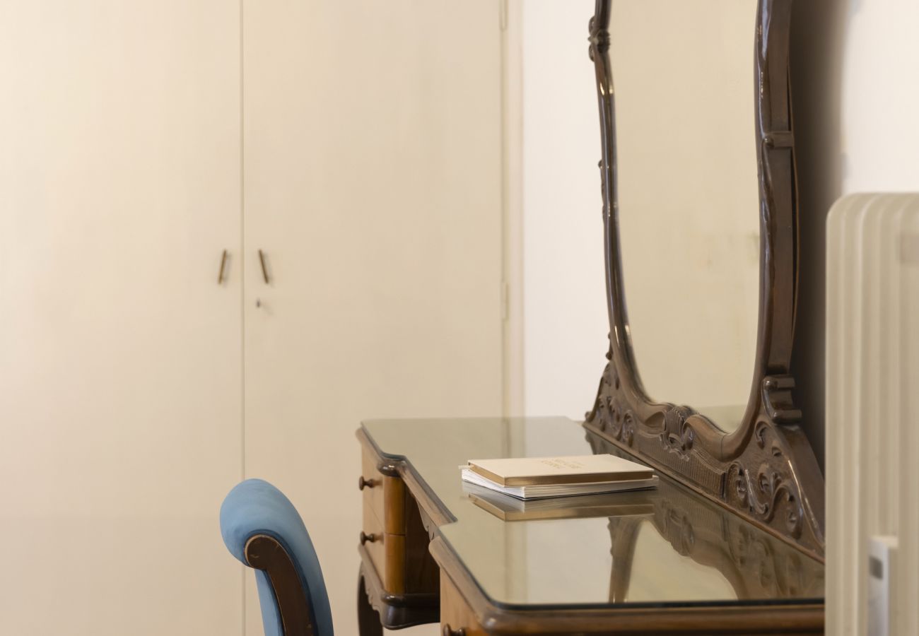 Apartment in Athens - Classic Elegance in Ilisia