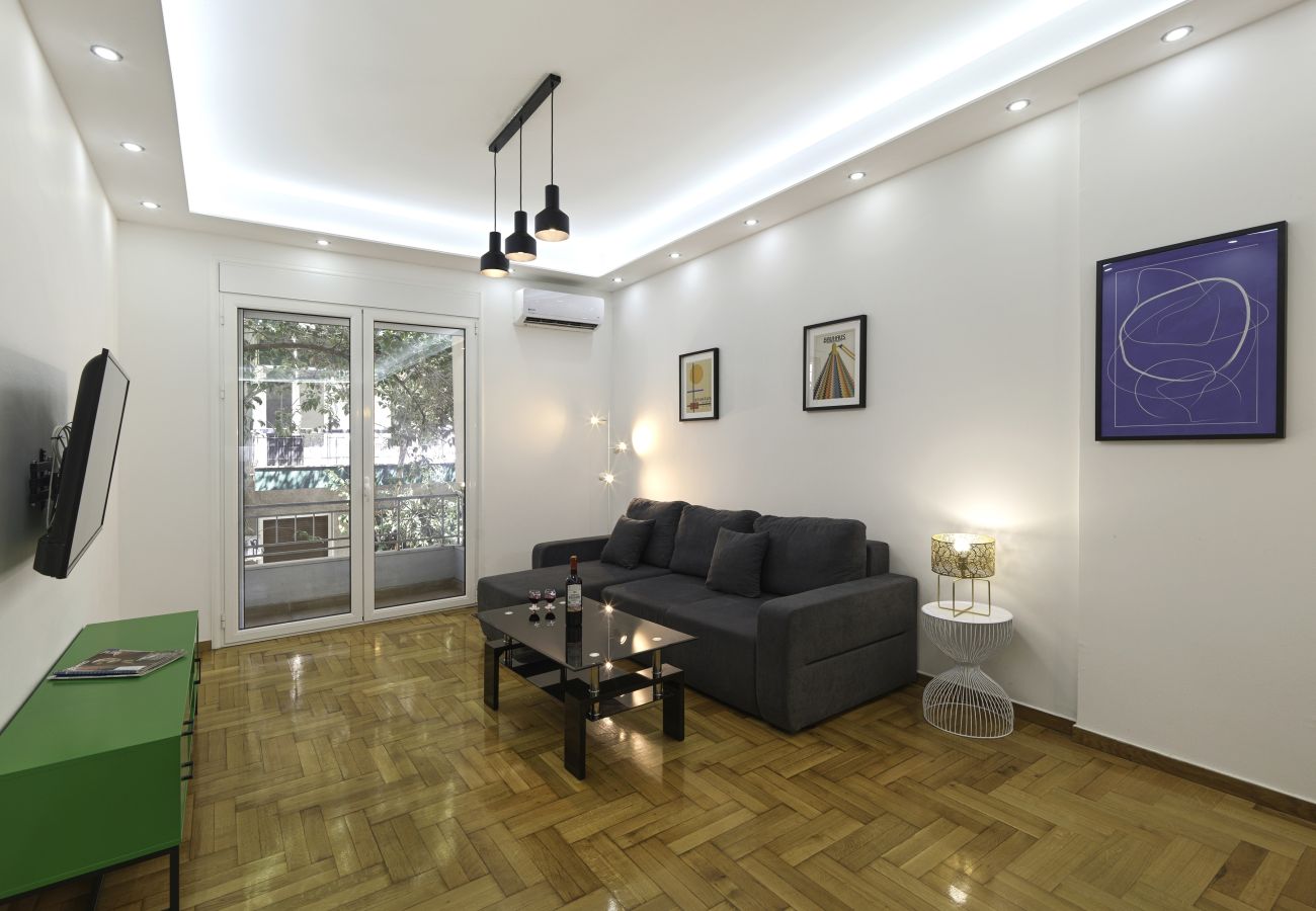 Apartment in Athens - Modern Comfort in Kipseli