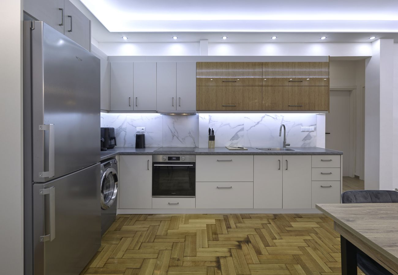 Apartment in Athens - Modern Comfort in Kipseli