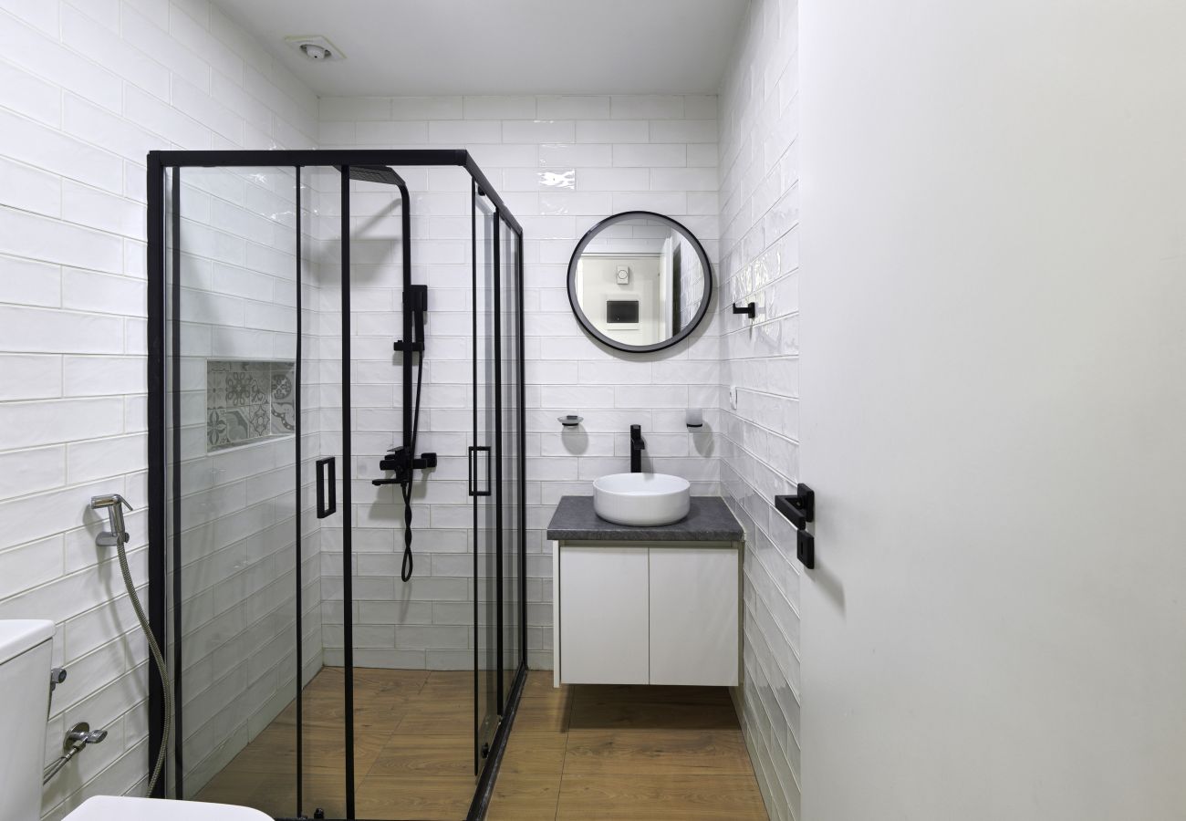 Apartment in Athens - Modern Comfort in Kipseli