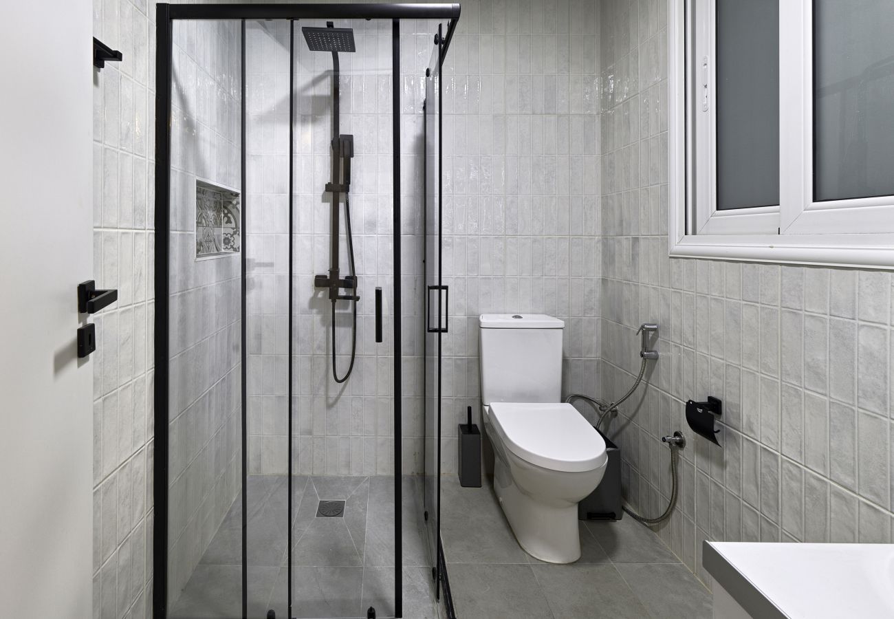 Apartment in Athens - Modern Comfort in Kipseli