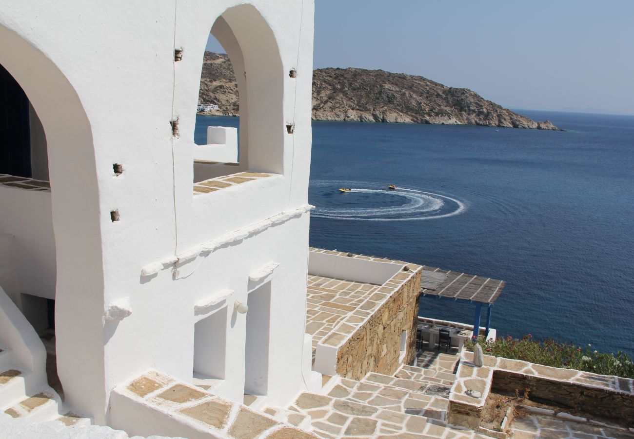 Villa in Ios - Artistic Villa by Yannis Gaïtis