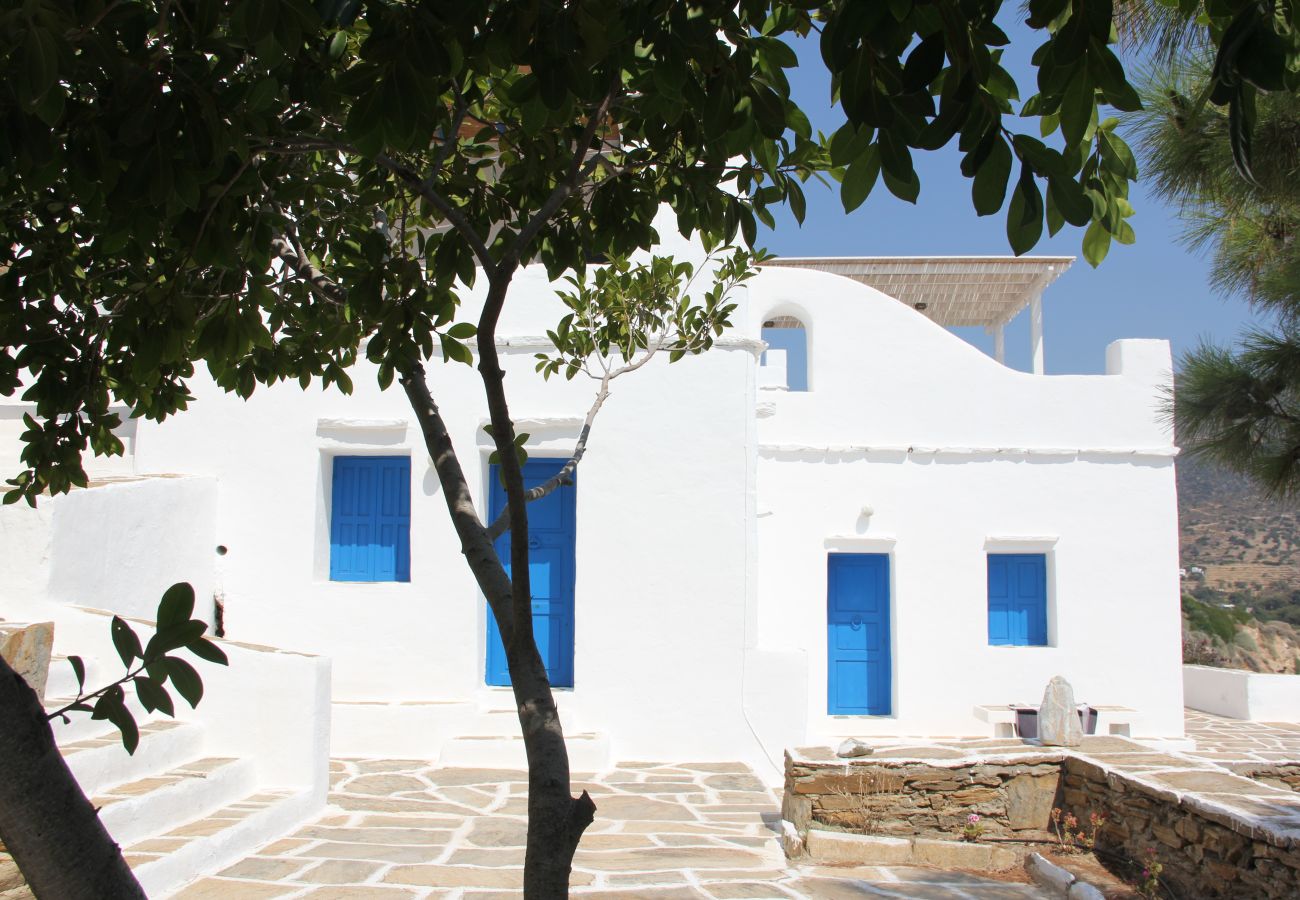 Villa in Ios - Artistic Villa by Yannis Gaïtis