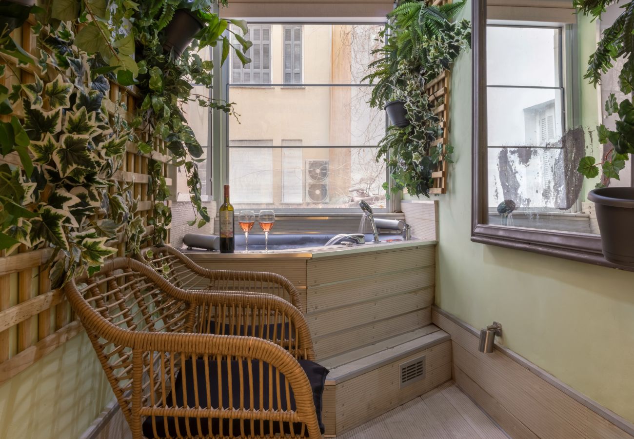 Apartment in Athens - Serenity Escape with Jacuzzi in Kolonaki