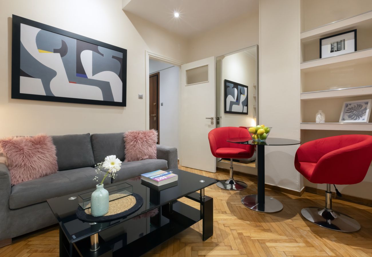 Apartment in Athens - Serenity Escape with Jacuzzi in Kolonaki