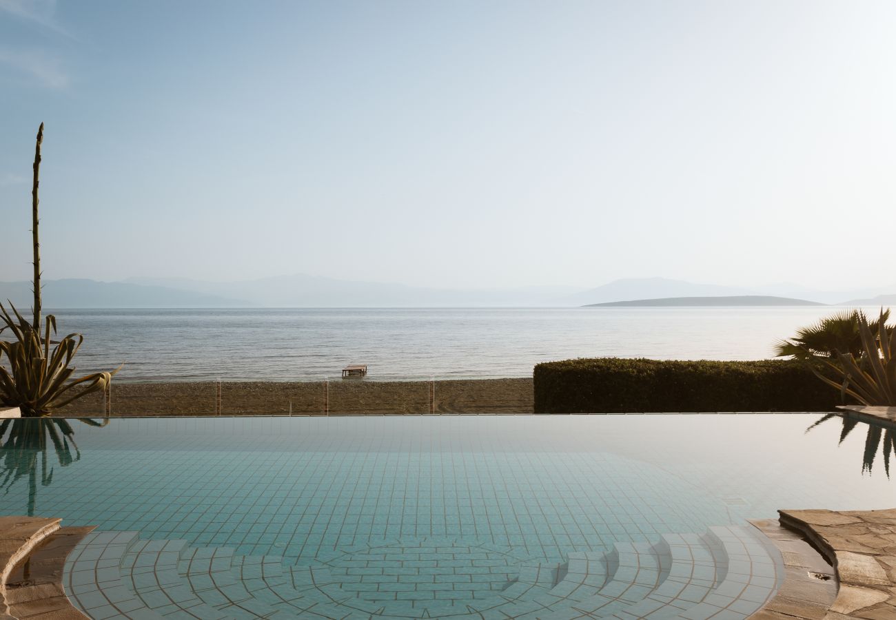 Villa in Nafplio - Private Coastal Villa in Nafplio