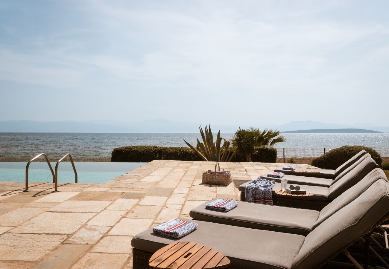 Villa in Nafplio - Private Coastal Villa in Nafplio